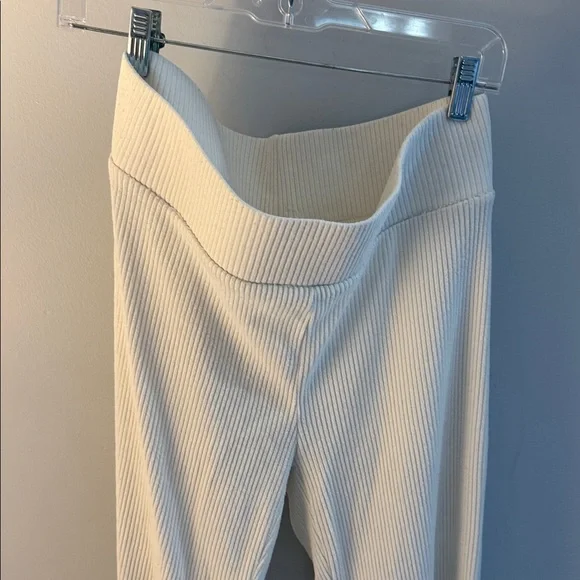 Old Navy Cream Ribbed Wide-Leg Knit Pants - Picture 3 of 6
